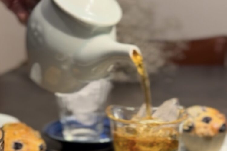 暑い日には、氷たっぷりのアイスティーが美味しいです。
